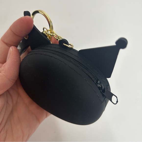 Kuromi Coin Pouch Keychain - Picture 5 of 9